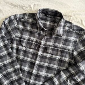 Arc’Teryx Gryson Plaid Flannel Long Sleeve Shirt Black and Gray Men’s Medium